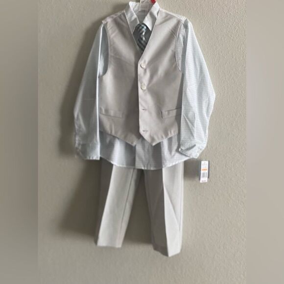 Van Heusen NEW Light Gray Boys Vest Suit Set 4-piece size 7 Special Occasion - Picture 1 of 6